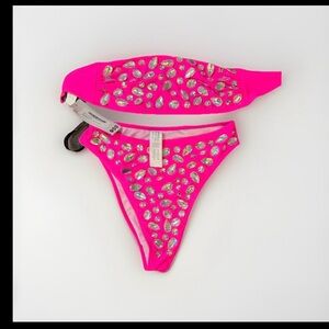 Boohoo neon pink bikini size 10 new with tags but missing the undy sticker